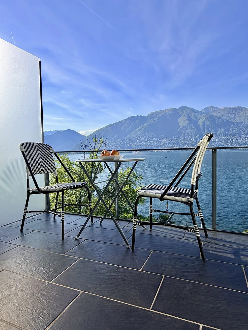 Design-Ferienwohnung-Seeblick-mieten-Lago-Maggiore